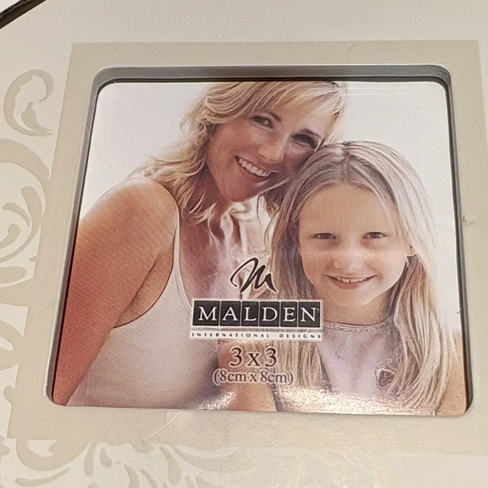 Malden White and Gold Picture Frame